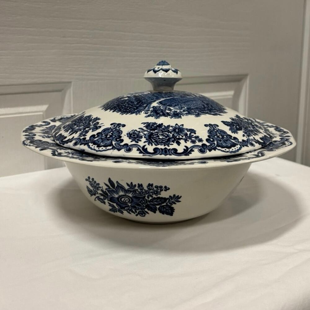 Vintage Enoch Wedgwood Royal Homes Britain Covered Vegetable Bowl Blue White - Picture 12 of 15